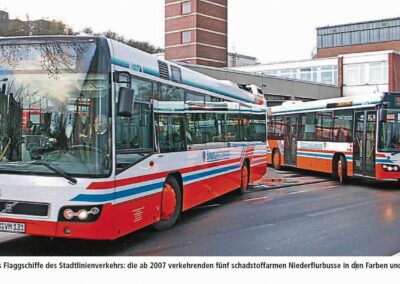 Zwei Busse der Stadtlinie in Limburg